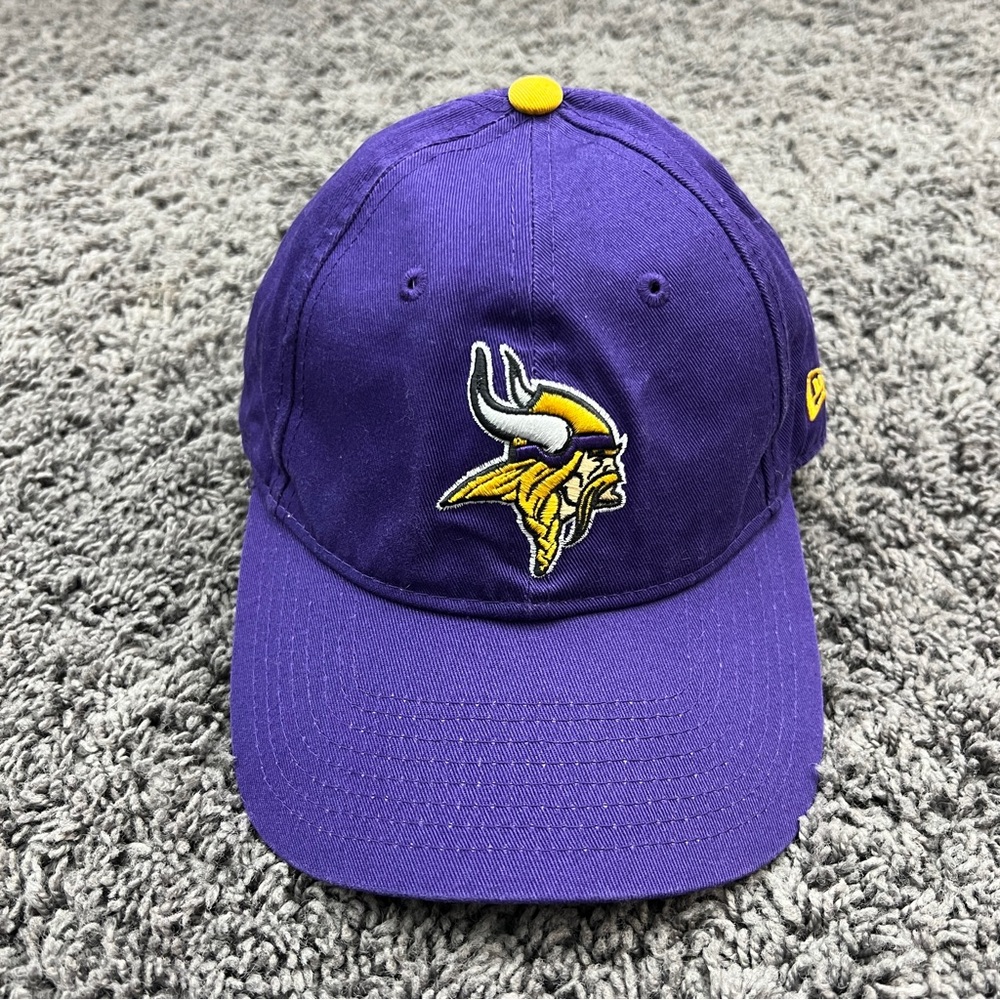 New Era 9Forty Hat Minnesota Vikings NFL Logo Women Adjustable Purple Hook Loop